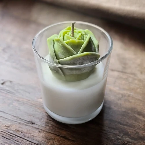 świeca sojowa róża oyka candle.webp
