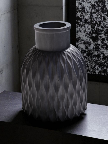 oyka candle wazon deep black.png