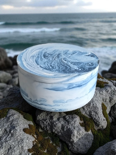 świeca sojowa w gipsie nordic calm oyka candle,.png