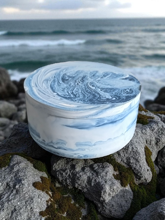świeca sojowa w gipsie nordic calm oyka candle,.png